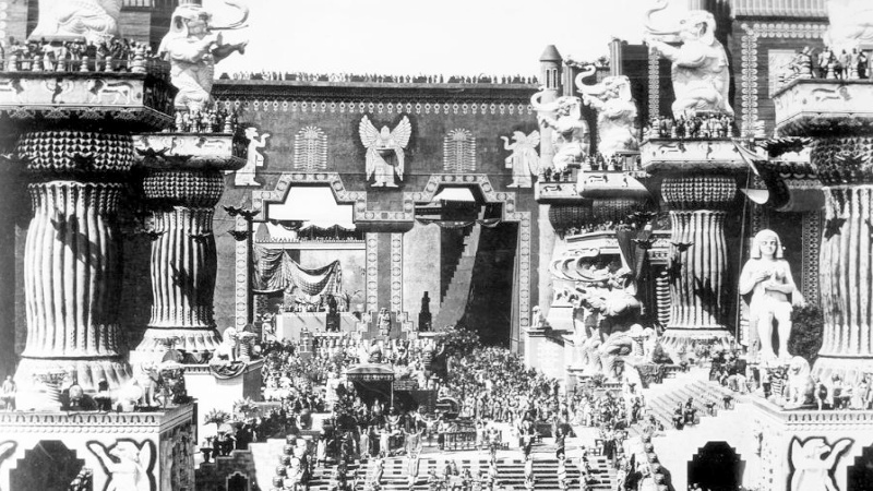 Illustration for article titled The most amazing movie sets ever created (other than Lord of the Rings)